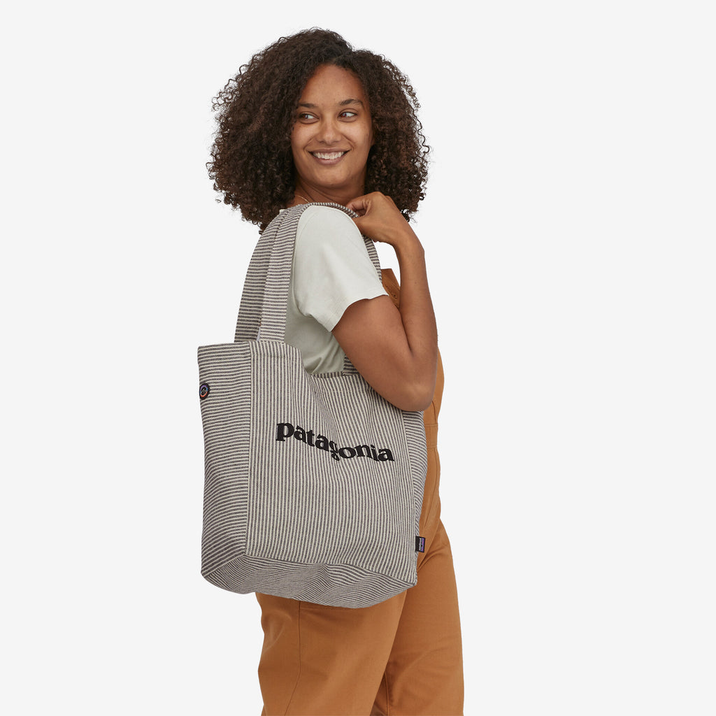 patagonia reusable bag Patagonia Recycled Market Tote Bag-Farrier Stripe Forge Grey