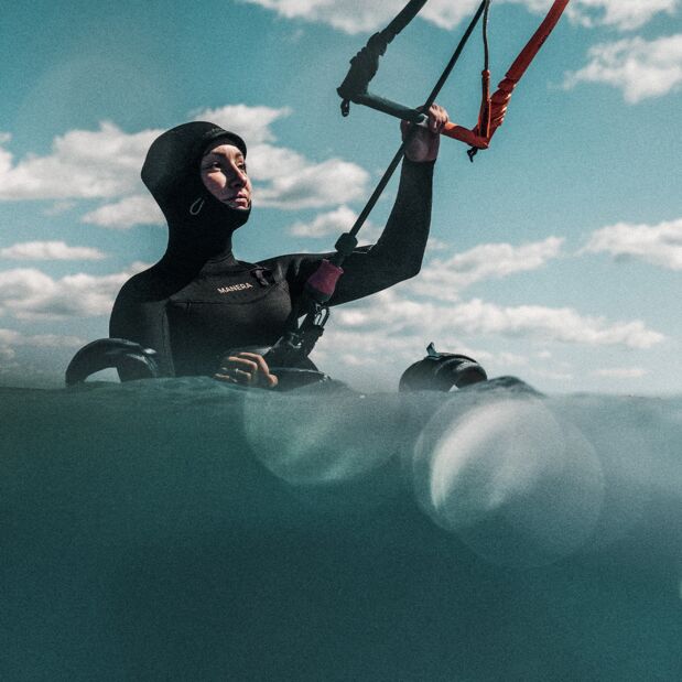 Manera Wmn's Seafarer Hooded 5/4/3mm FZ Wetsuit-Black