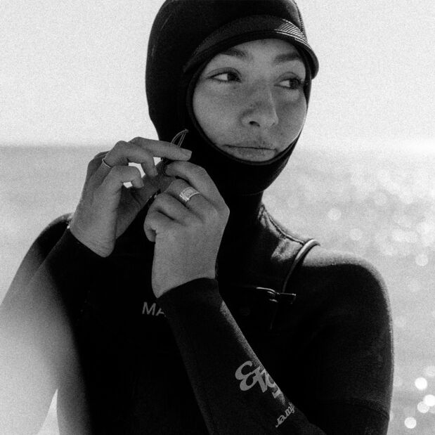 Manera Wmn's Seafarer Hooded 5/4/3mm FZ Wetsuit-Black