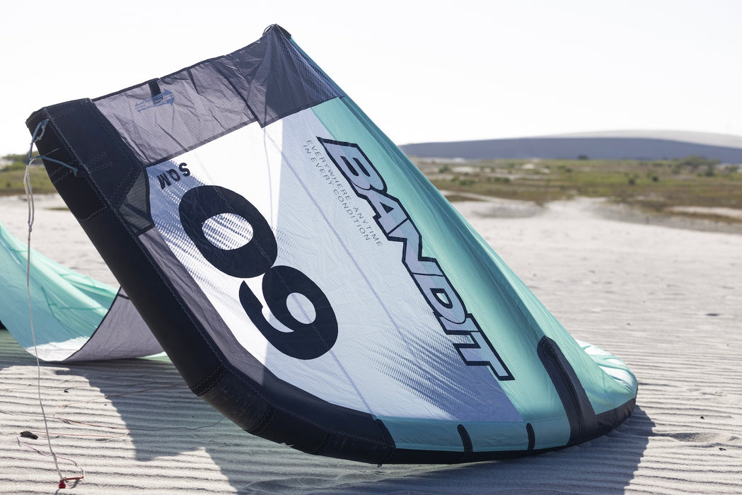 F-One Bandit V17 Kite Package w/ Trax Board & Linx Bar