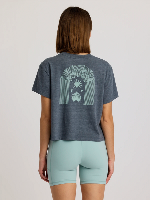 Free Fly Fan Palm Tee-Heather Storm Cloud