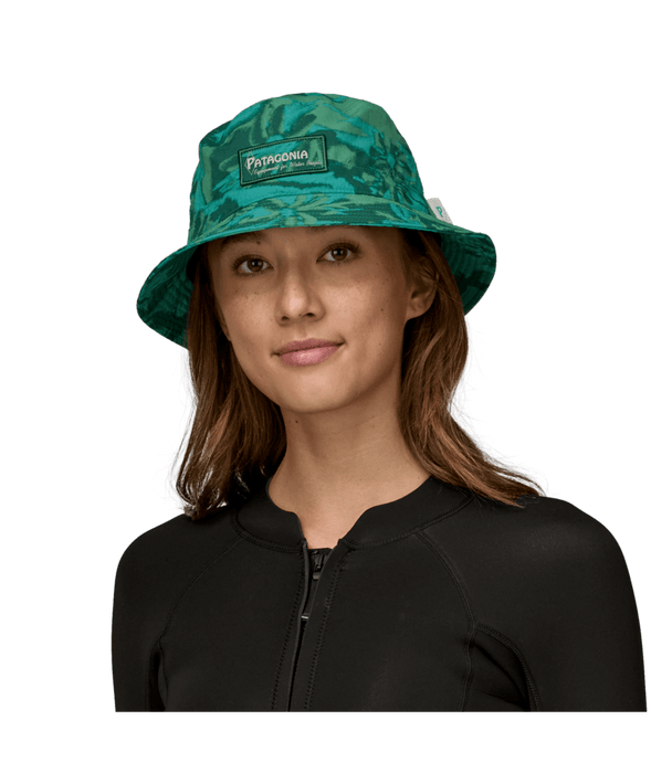 Patagonia Wavefarer Bucket Hat-Water People Banner: Cliffs and Waves Conifer Green