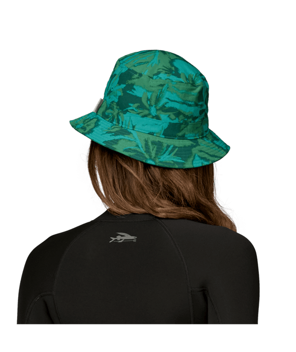 Patagonia Wavefarer Bucket Hat-Water People Banner: Cliffs and Waves Conifer Green