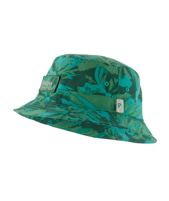 Patagonia Wavefarer Bucket Hat-Water People Banner: Cliffs and Waves Conifer Green