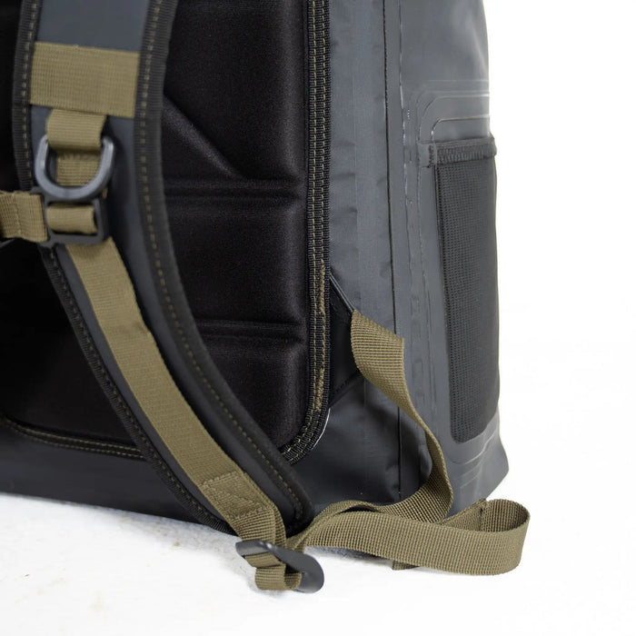 FARO Wetsuit 30L Dry Backpack-Black/Olive