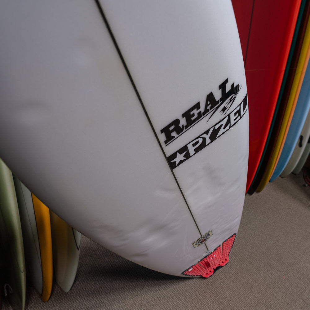 USED Pyzel White Tiger PU/Poly 5'5