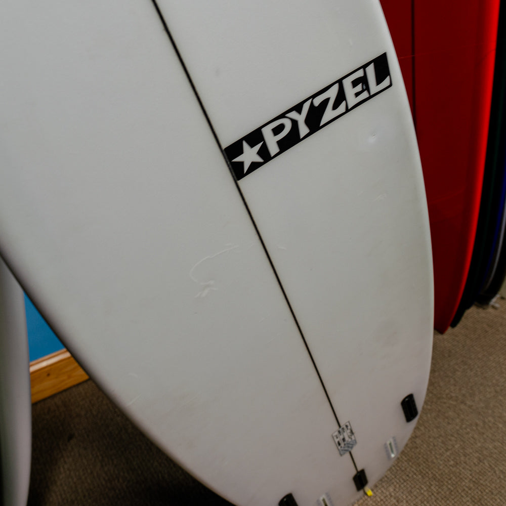 USED Pyzel Phantom PU/Poly 6'1"