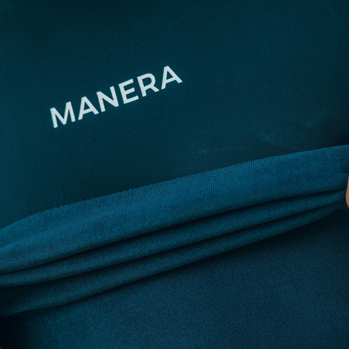 Manera X10D Baselayer 0.5mm Hooded Top-Black