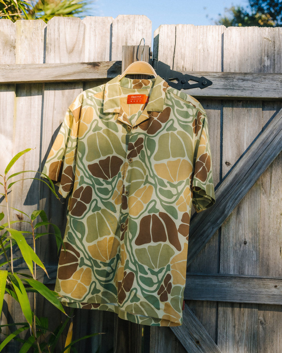 Free Fly x REEF Sullivan's Camp S/S Shirt-Floral Camo