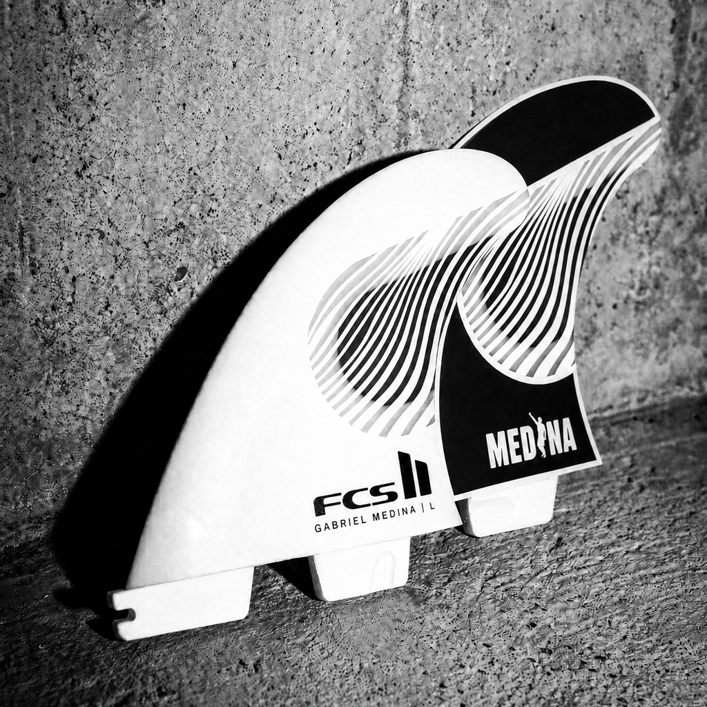 FCS II Gabriel Medina PC Tri Fin Set-Black/White-Large