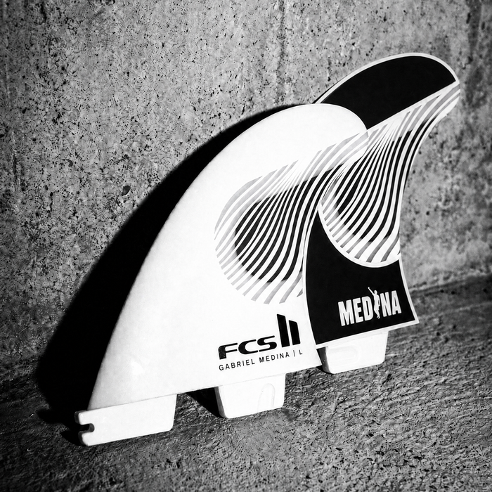 FCS II Gabriel Medina PC Tri Fin Set-Black/White-Medium