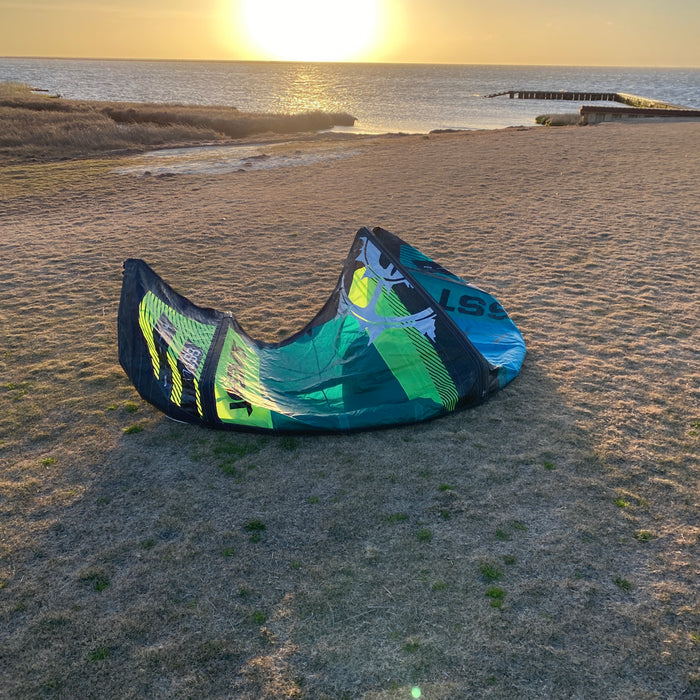 USED Slingshot SST V5 Kite-4m