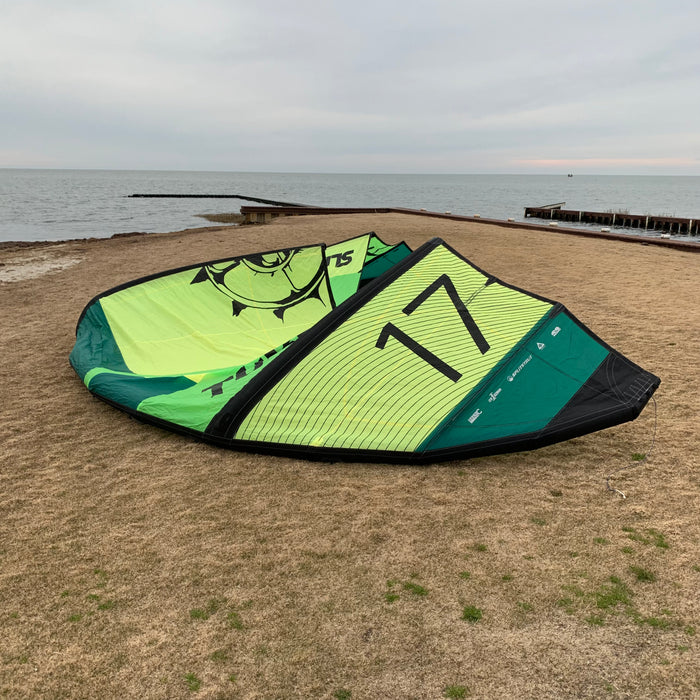 USED Slingshot Turbine V10 Kite-17m