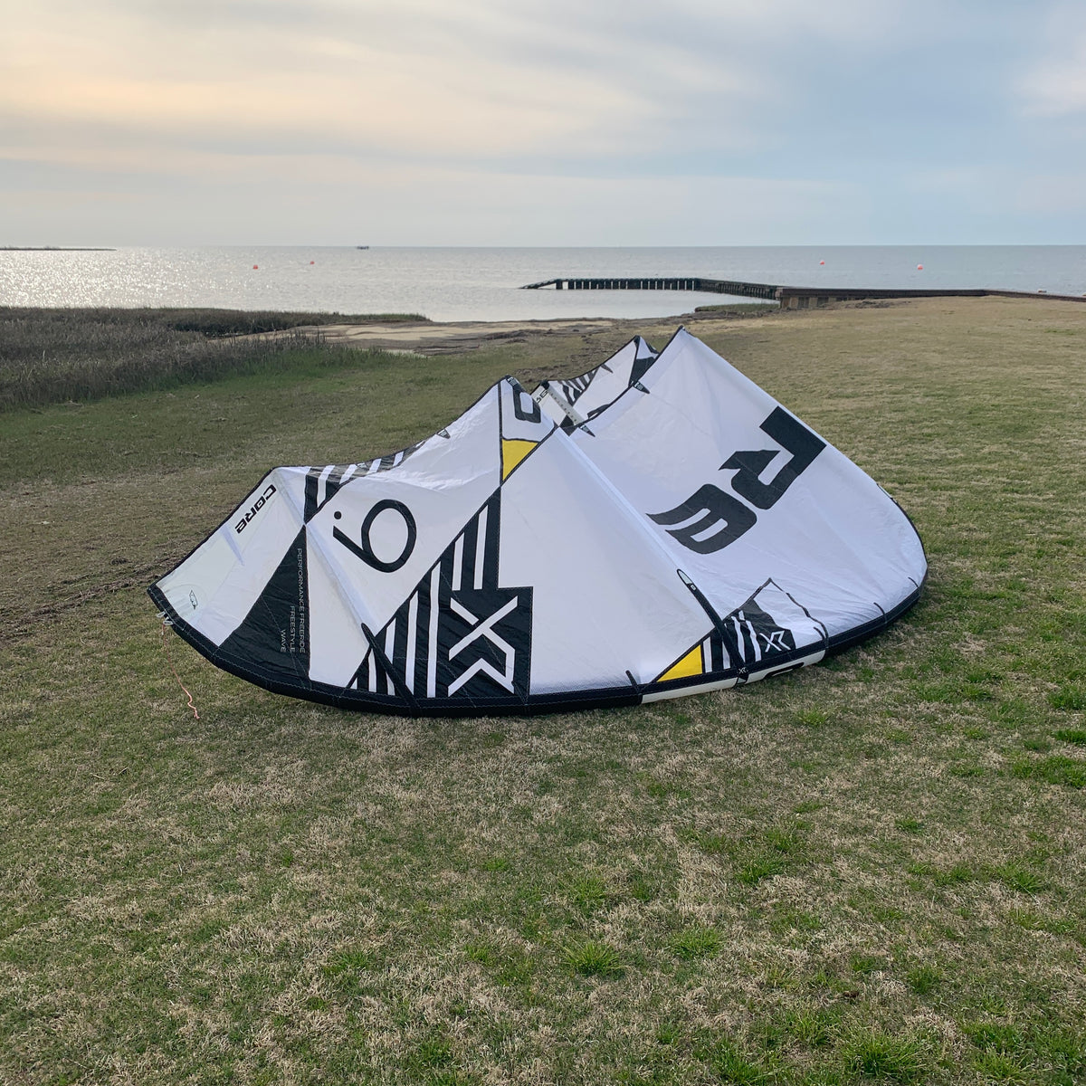 USED Core XR6 Kite-9m-White