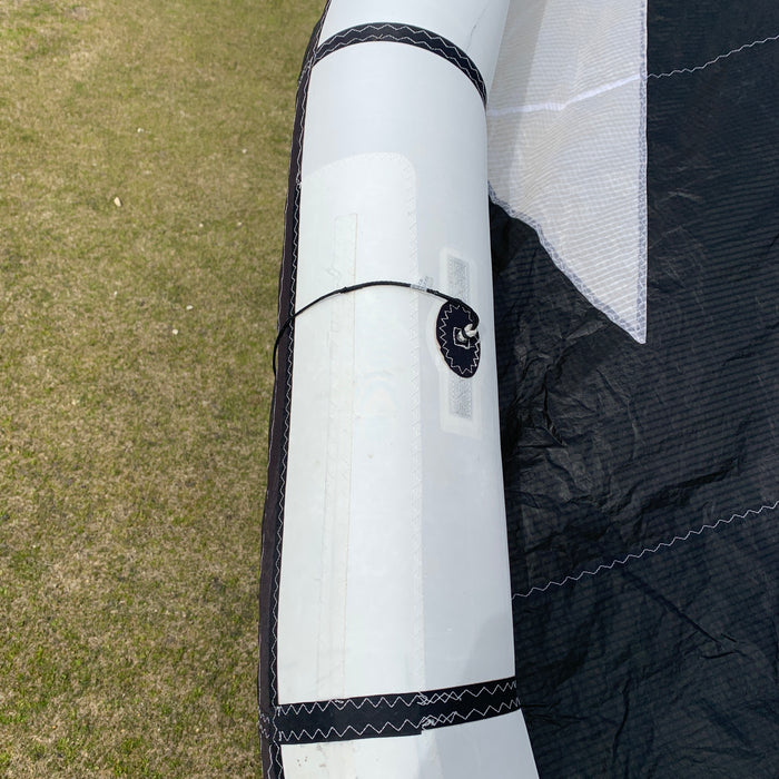 USED Core Xlite Kite-12m-White/Black