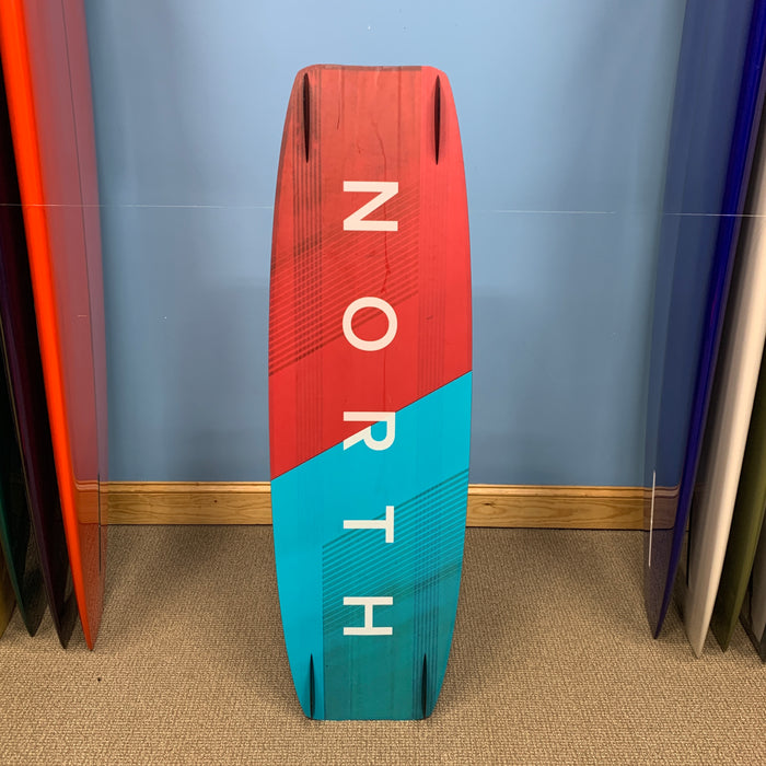 USED 2022 North Astra Kiteboard-132cm w/Straps-Aqua/Ruby