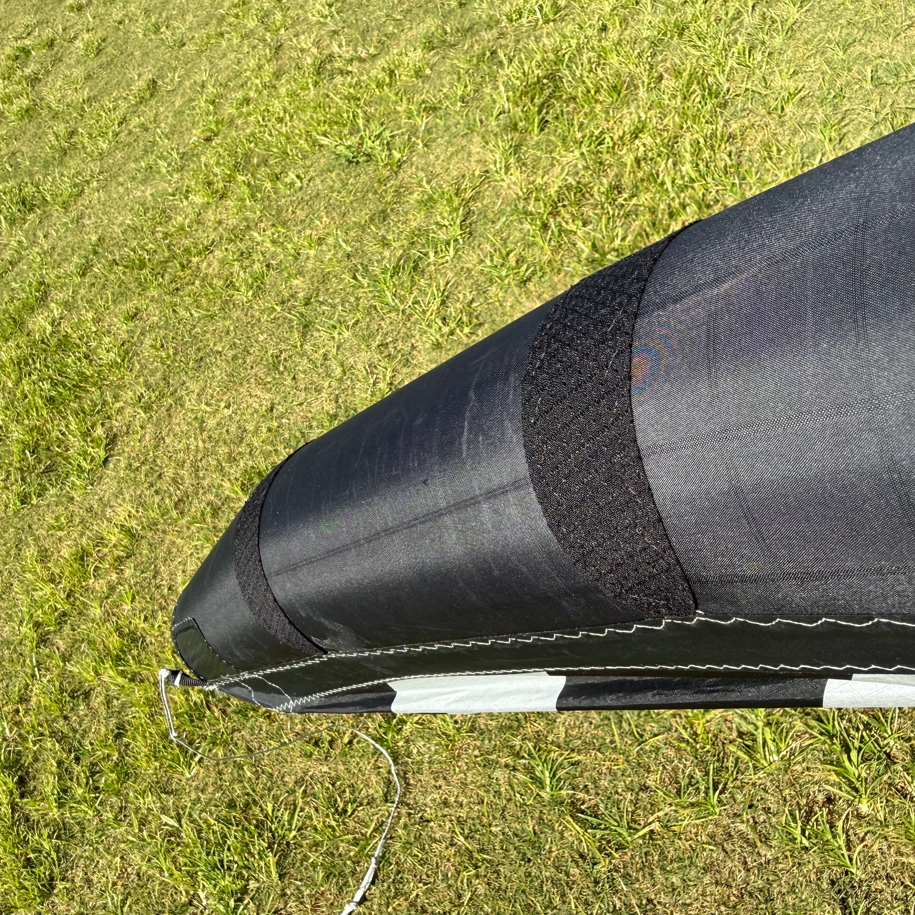 USED Slingshot UFO V3 Kite-9m-Black/Orange