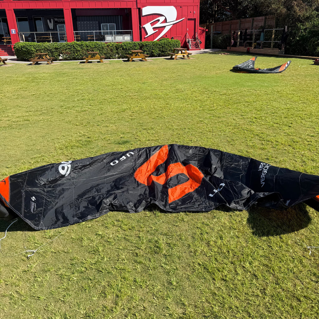 USED Slingshot UFO V3 Kite-6m-Black/Orange