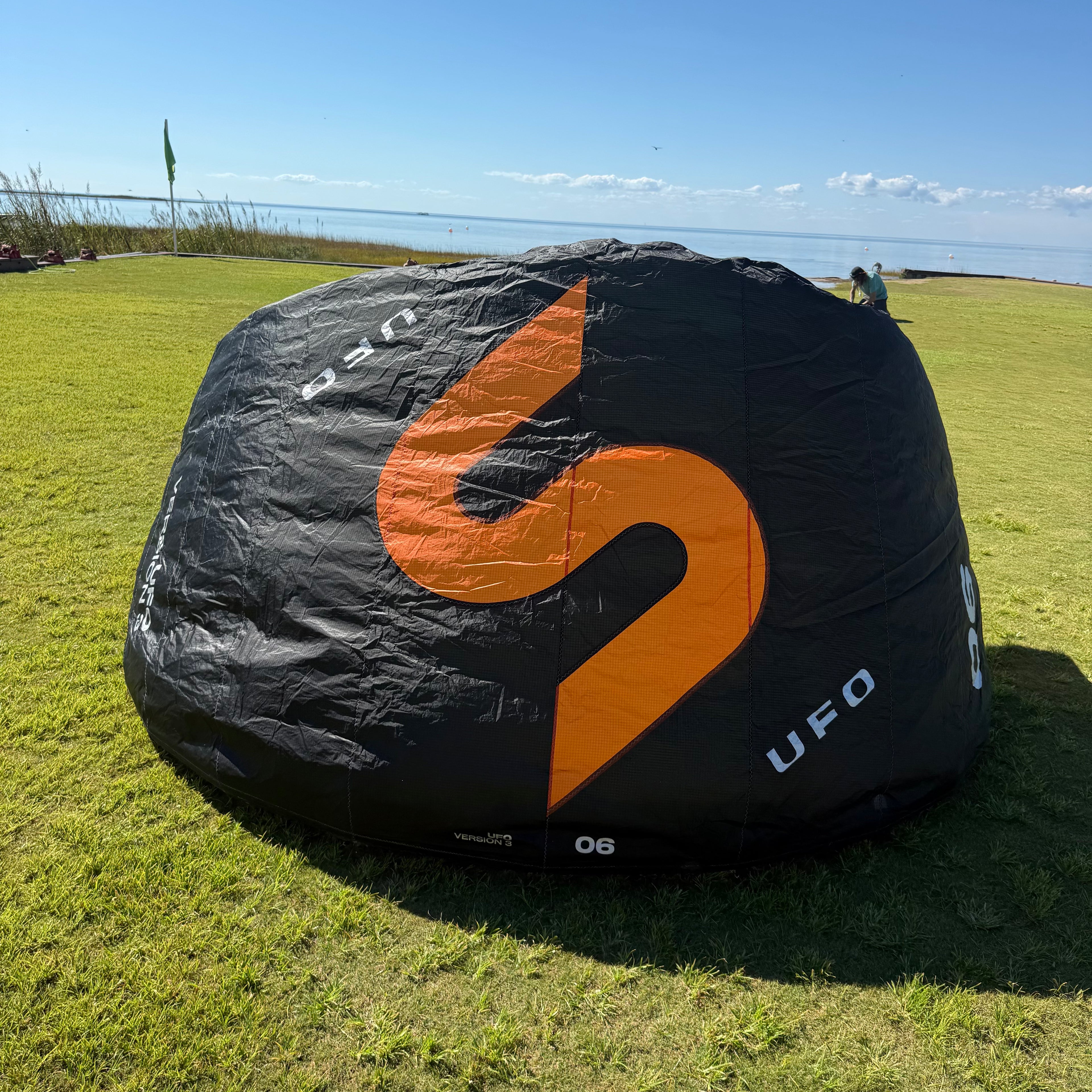 USED Slingshot UFO V3 Kite-6m-Black/Orange