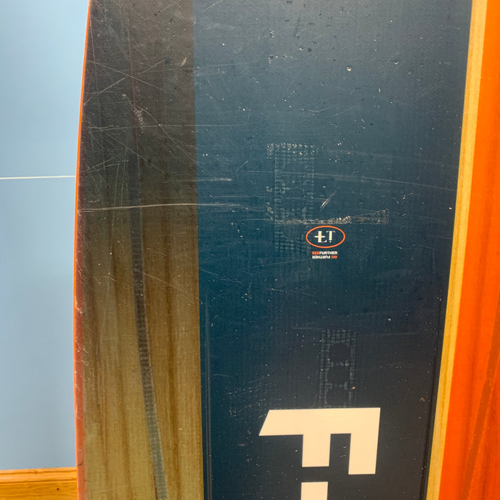 USED F-One Trax HRD LT Kiteboard-137cm w/ Plat. Bindings