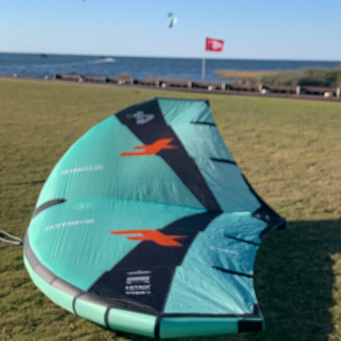 USED F-One Strike V4 Wing-4m-Mint/Onyx