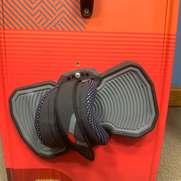 USED Ozone Code V4 Kiteboard-Red-141cm w/Straps