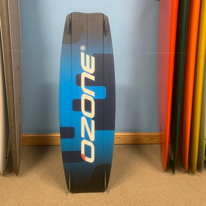 USED Ozone Torque V3 Kiteboard-138cm w/Straps