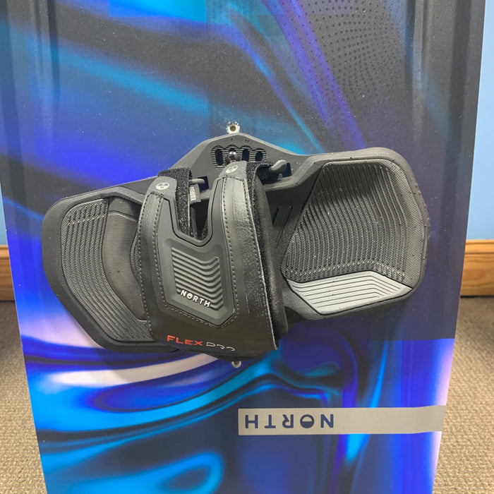 USED 2025 North Atmos Kiteboard-141 x 42cm w/Straps