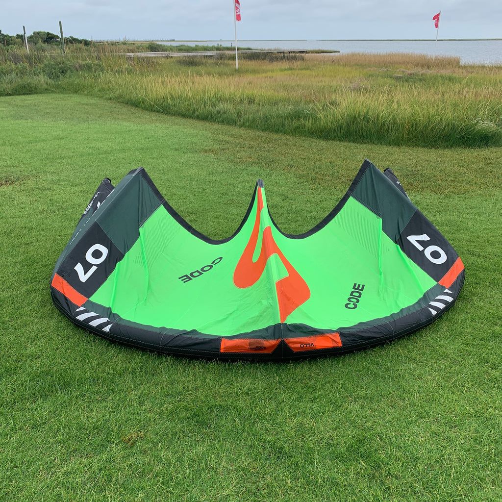 USED Slingshot Code V2 Kite-Green-7m