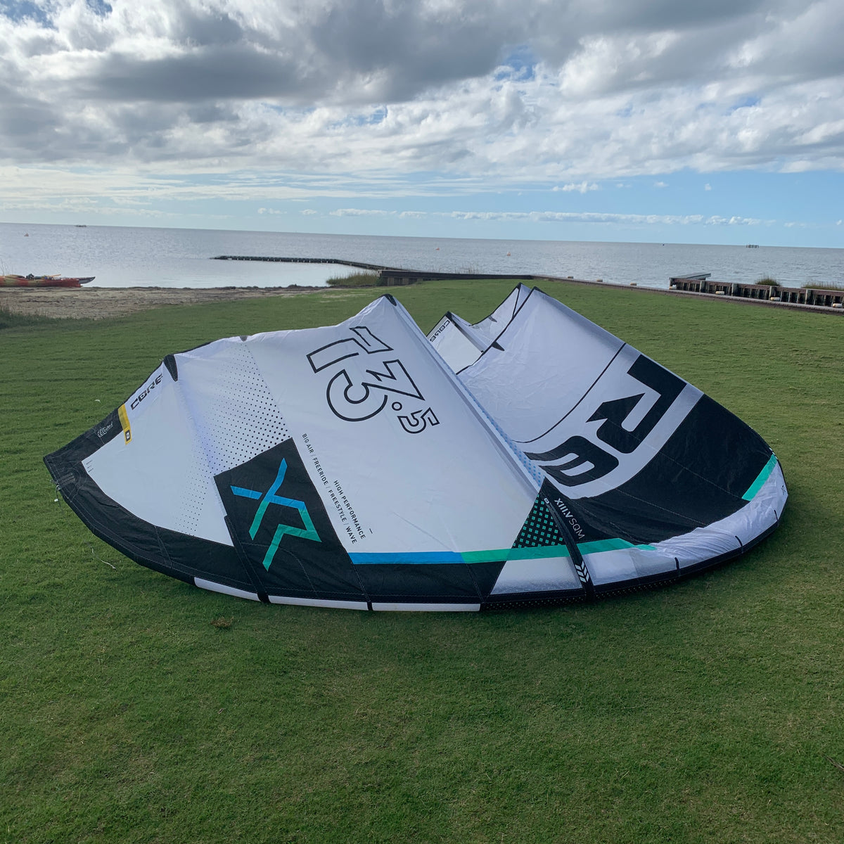 USED Core XR8 Kite-13.5m-White