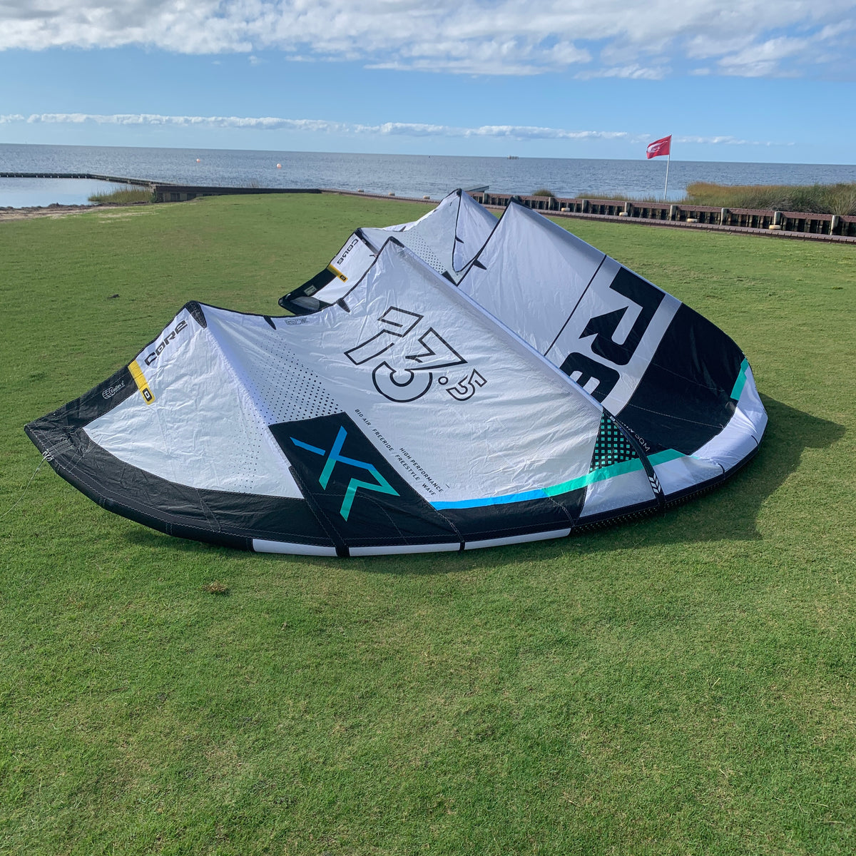 USED Core XR8 Kite-13.5m-White