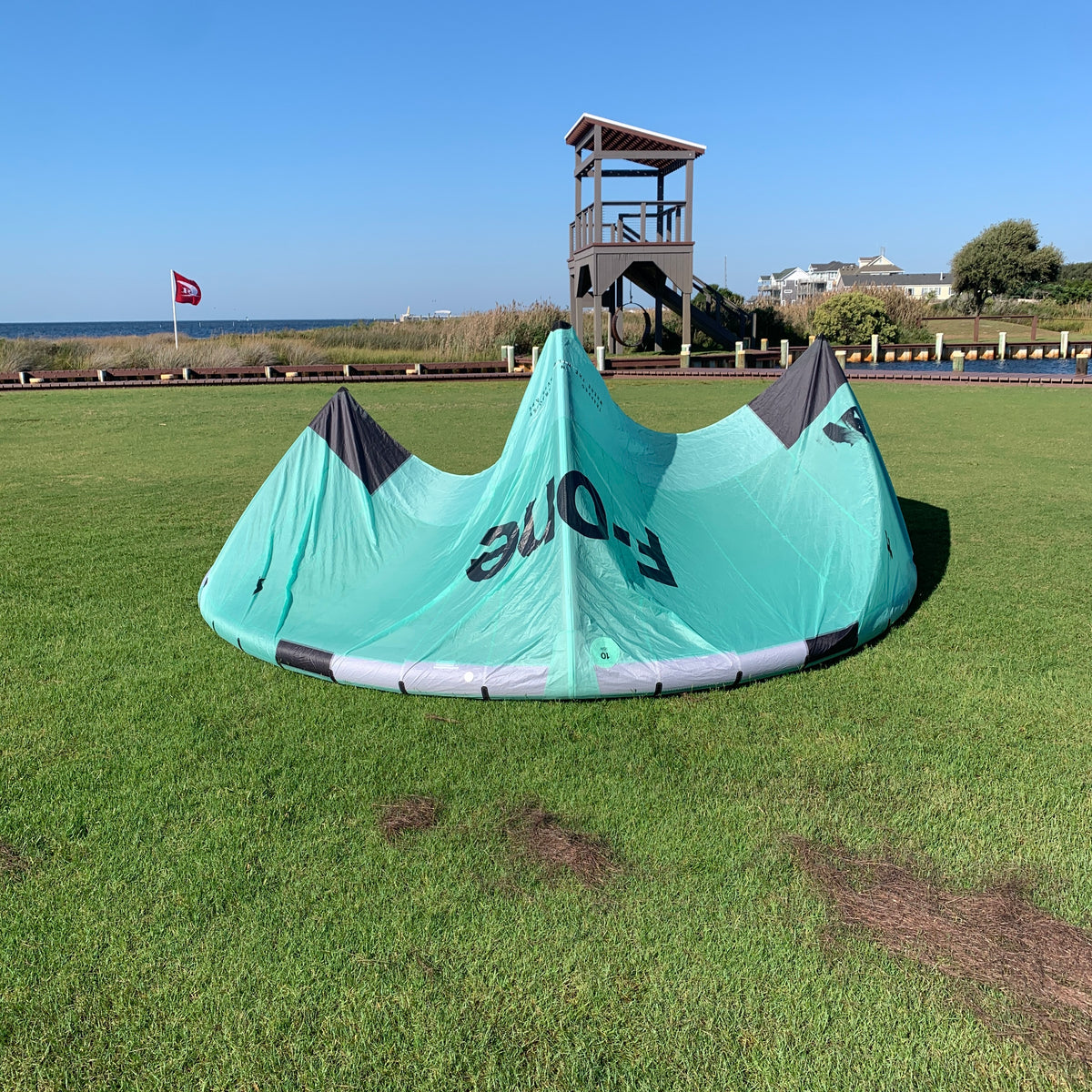 USED F-One Addikt TEC Kite-Black/Mint-10m