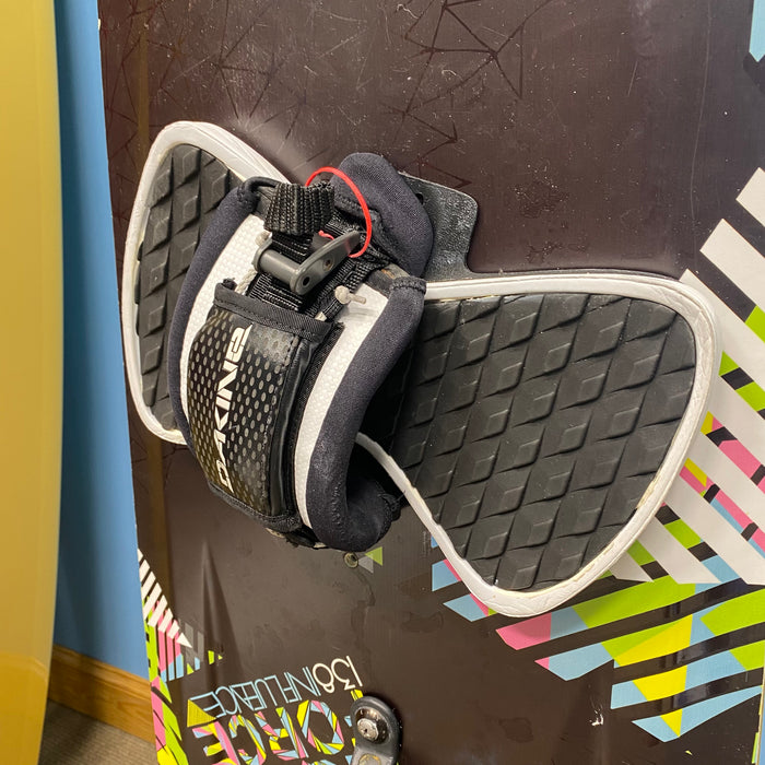 USED Liquid Force Influence Kiteboard w/Straps-138cm Default Title