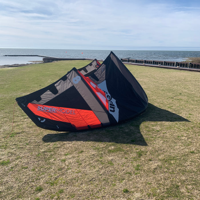 USED Reedin SuperModel V3 Kite-8m-Jet Black