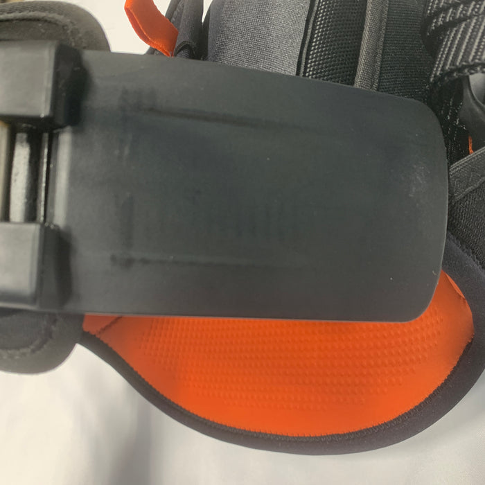 USED Manera Halo V2 Harness-Black-Medium