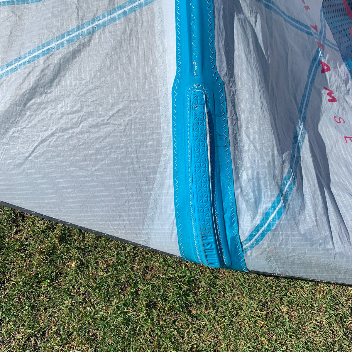 USED Airush Session V2 Team Kite-9m