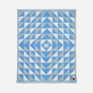 Slowtide Daydream Lightweight Throw Blanket-Lagoon