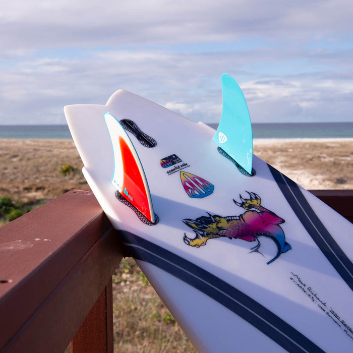 FCS MR Freeride PG Twin Fin Set-Blue/Red/White