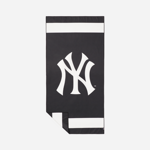 Slowtide NY Yankees Towel-Black